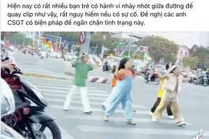 Luật sư nói gì về nhóm nhảy nhót theo trend trên đường giao thông được lan truyền?
