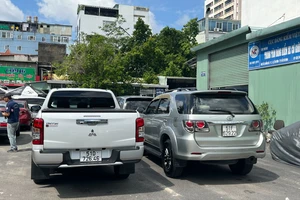 Lo ngại ùn tắc đăng kiểm, chủ xe đưa xe đi kiểm định sớm dù chưa đến hạn