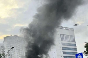 Cháy một nhà hàng ở quận 5, không thiệt hại về người