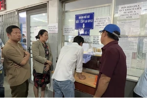 Người đổi giấy phép lái xe online phải thêm thao tác trả lại bằng cũ để tiêu huỷ