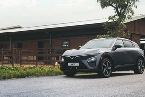 Dân mê xê dịch đua nhau chốt cọc VinFast VF 7