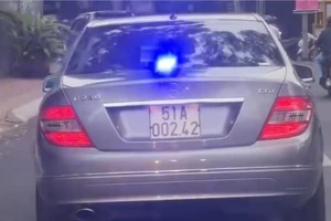 Chủ xe biển trắng tự ý gắn đèn giống xe ưu tiên có thể bị xử phạt ra sao?
