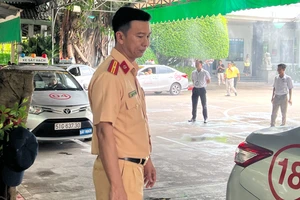 Trường hợp nào được thi sát hạch lý thuyết lái xe theo bộ đề cũ?