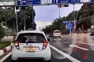 Xe cứu thương vượt đèn đỏ va chạm với xe máy: Ai là người chịu trách nhiệm?