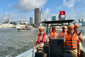 TP.HCM: CSGT đường thủy ra quân xử lý nghiêm điểm nóng về ANTT 