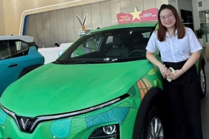 Từ xe xăng, người dùng Việt “tậu” cả dàn xe điện VinFast