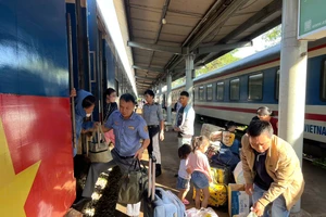 Thông báo mới nhất khi đường sắt Bắc - Nam có nhiều đoạn hư hỏng do bão số 13