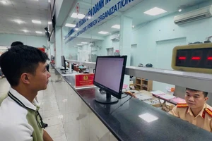 Công an TP.HCM thông tin về mức thu lệ phí đăng ký, cấp biển số xe