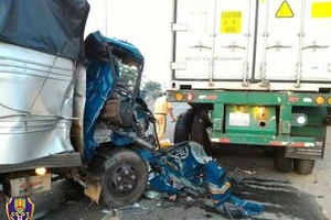 Cục CSGT nói gì về việc đi gần xe container, xe đầu kéo?