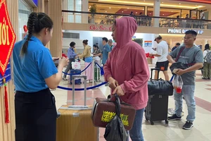 60 hành khách bị trễ tàu hỏa vì kẹt xe, phải mua lại vé mới