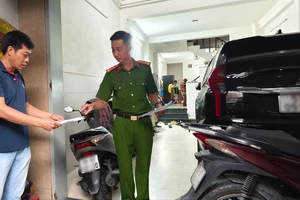 Infographic: 8 bước đơn giản để khai báo ô tô, xe máy 'về đúng chính chủ' trên VNeTraffic