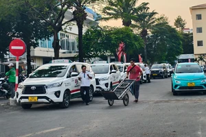 Dịp Tết, khách đi taxi không thắt dây an toàn thì ai bị xử phạt?
