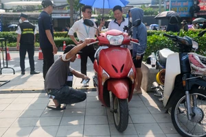 TP.HCM và Hà Nội sẽ siết xe xăng, chủ xe Honda Lead và Dream đời cũ nhanh chân 'chốt' xe điện