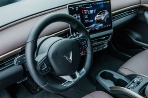 Đi mẫu ô tô điện này chủ xe nhận định 'cày' 200 km mỗi ngày vẫn thấy yên tâm