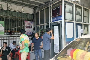 Chủ xe có quyền được từ chối ký cam kết khi kiểm định khí thải với việc đạp gia tốc?