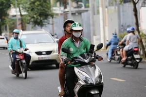 Nhiều tài xế công nghệ chuyển sang xe điện để giảm chi phí, tăng thu nhập