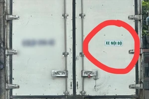 Nhan nhản xe dán tem 'Xe nội bộ' lưu thông trên đường, Luật sư nói gì?