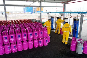 Giá gas giảm lần đầu tiên trong năm 2017