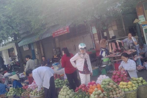  13 quận, huyện chưa báo cáo việc giải tỏa chợ