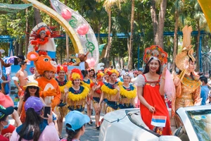 Dịp lễ 30-4: Du lịch hốt bạc, du khách 'phát khùng' 