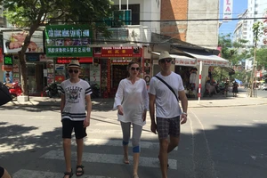 Tiếp tục gia hạn miễn visa cho 5 nước Tây Âu