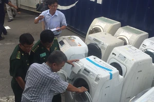 Phát hiện nhiều lô hàng cấm nhập về Việt Nam