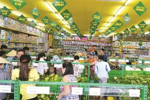 Thế giới di động bắt tay Bầu Đức bán chuối, bơ