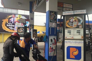 Từ tháng 8 ra quân dán tem cây xăng ở TP.HCM