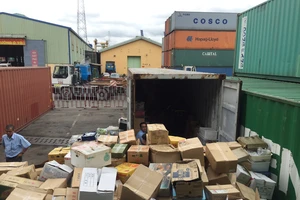 Phát hiện công ty 'ma' nhập hàng cấm