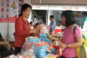 Hàng loạt 'ông lớn' tham gia giảm giá, khuyến mãi