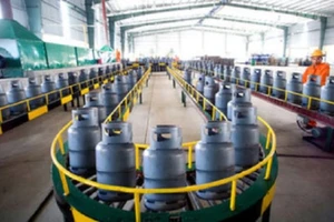 Giá gas tháng 12 lại tăng 