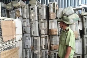 Bó tay với 'giám đốc xe ôm' không biết chữ