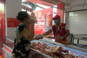 Thịt heo “nóng” ở chợ tươi lâu do tẩm thuốc