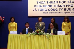 TP.HCM hạn chế dân tiếp xúc trực tiếp với cán bộ