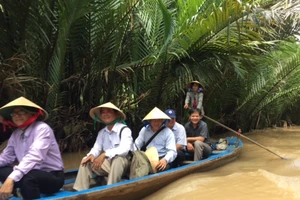 Du lịch xứ dừa Bến Tre như cô gái đẹp, học giỏi nhưng...