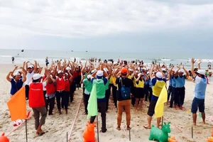 Hướng dẫn viên không đeo thẻ bị phạt 350.000 đồng