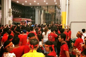Đề nghị bồi thường cho cổ động viên bị 'bỏ rơi' tại Malaysia
