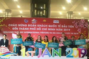 6 vị khách quốc tế xông đất TP.HCM ngày đầu năm mới 2019