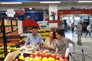 ​Quẹt điện thoại mua món ngon, đặc sản tết trong 'chớp mắt'