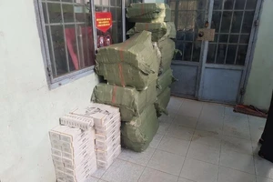 Gắn biển số giả vận chuyển gần 5.000 gói thuốc lậu