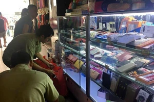 Đồng loạt kiểm tra chợ Bến Thành, Sài Gòn Square