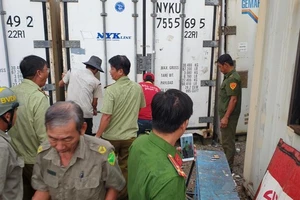 Phát hiện ba container chứa hơn 50 tấn thịt heo thối