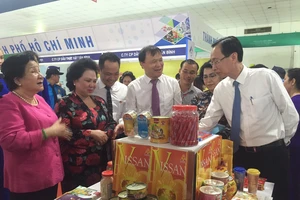 Hàng loạt đặc sản vùng miền hội tụ về TP.HCM