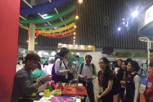 Công ty TQ lén mang ấn phẩm có in 'đường lưỡi bò' vào VN