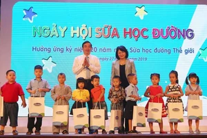 Hơn 250 ngàn trẻ em TP.HCM sắp được uống sữa học đường