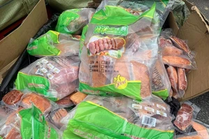 Phát hiện cả tấn lưỡi vịt, trứng non Trung Quốc trước siêu thị