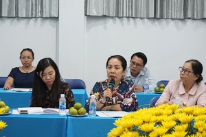  Lượng hàng tết dồi dào, giá cả dự báo không biến động