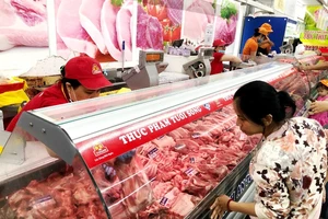 Thịt heo giảm giá, khách hàng vẫn thờ ơ 