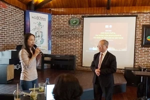 Phụ thuộc vì doanh nghiệp Trung Quốc quá... 'dễ thương'?