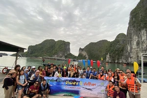 Du lịch 'đứng bánh' vì hàng loạt nơi tạm ngừng đón khách